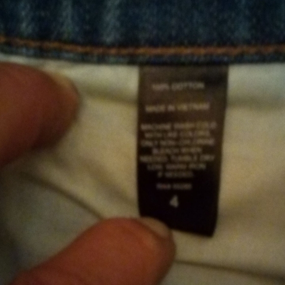 Express Jeans Denim Skirt Distressed Size 4 - Picture 6 of 8